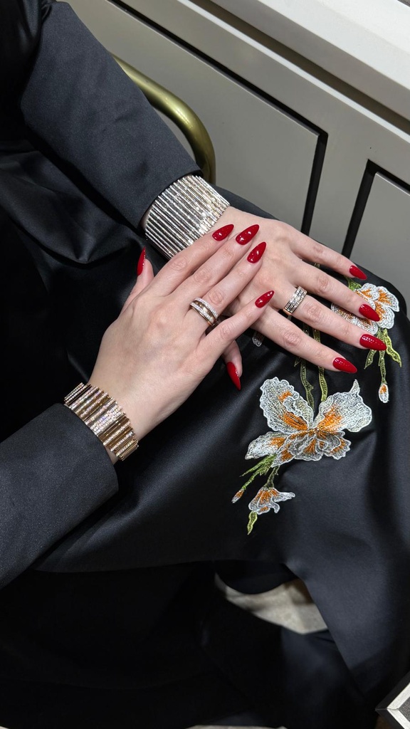 Nails Maroon ( almond shape )